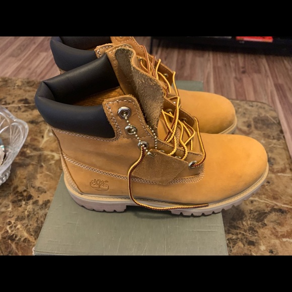 Timberland Boots Size 6y - Picture 2 of 6